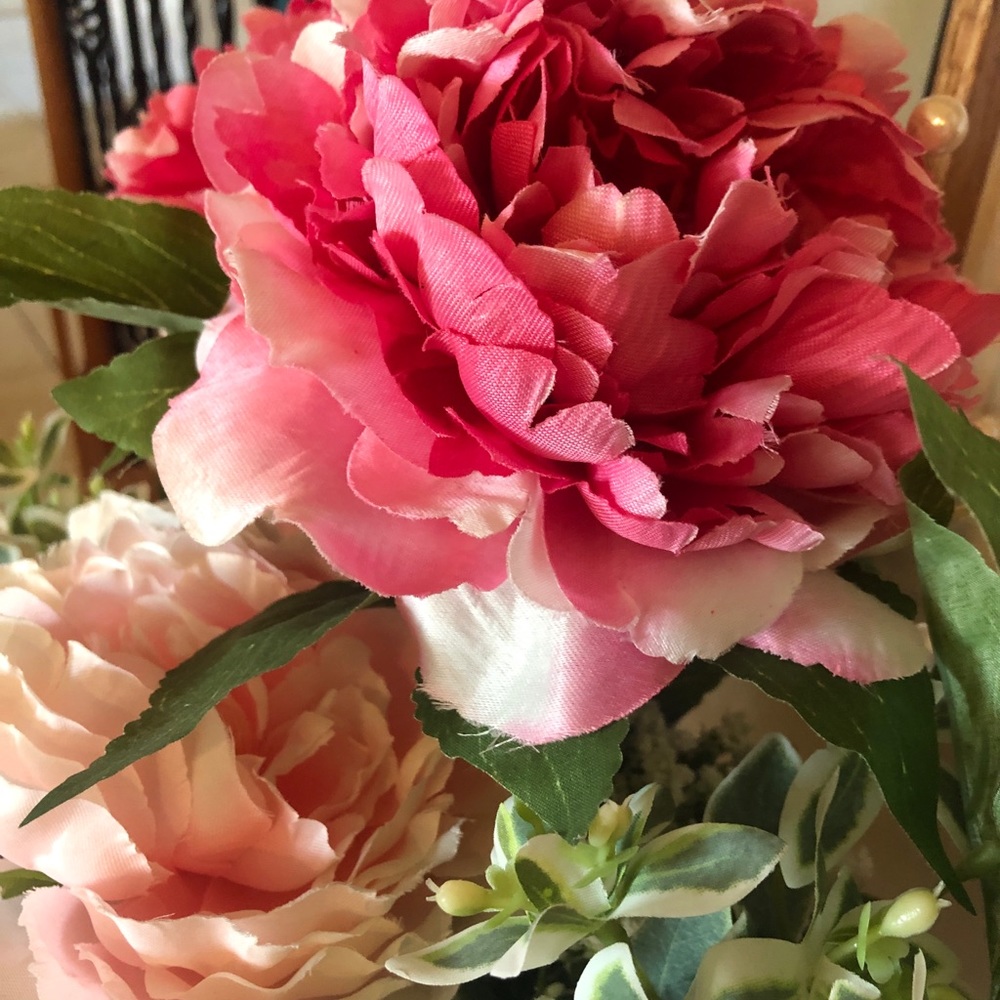 Silk Cabbage Roses - Picture 4 of 8
